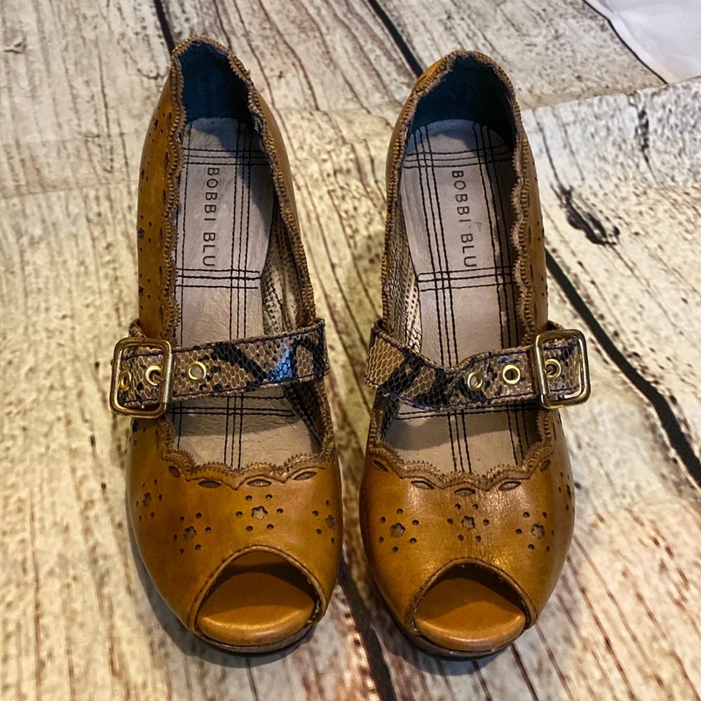Bobbi Blu leather 90s brown heels-6